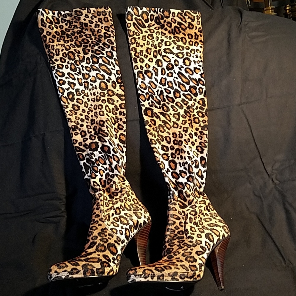 Leopard boots - Picture 2 of 3